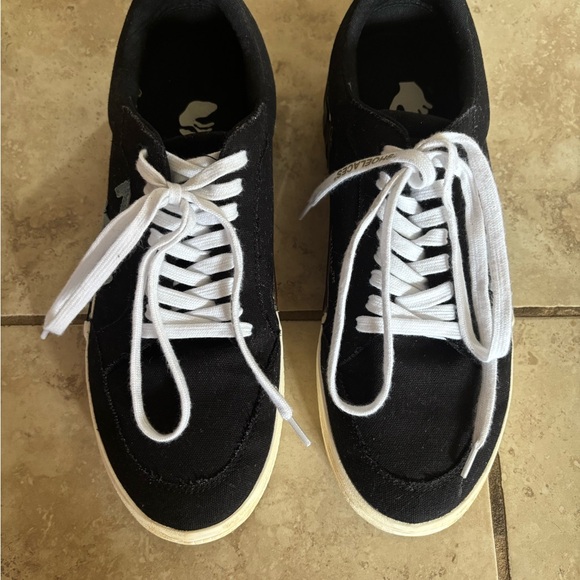 Off-White Men Sneakers - Picture 2 of 14
